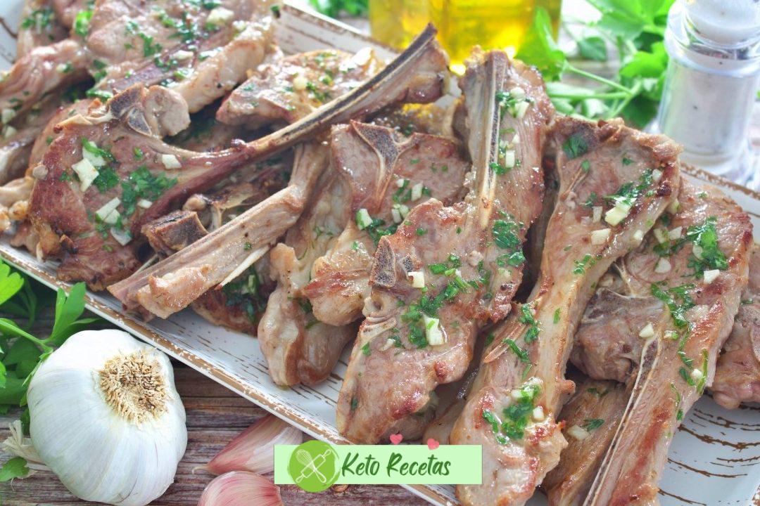 Chuletas de Cordero con Salsa de Menta