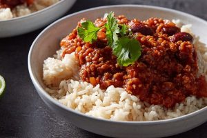 Receta: Chili Vegano con Calabaza y Frijoles Negros