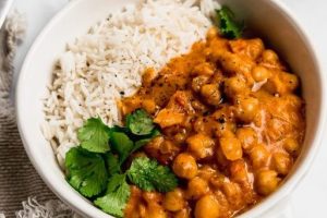 Curry de Garbanzos con Leche de Coco